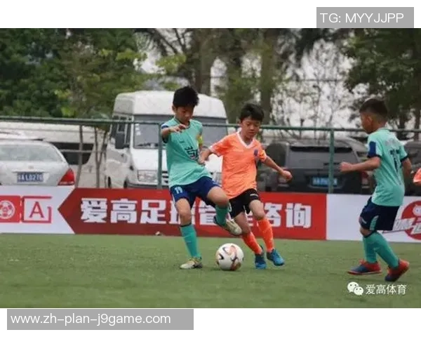 足球教练的智慧与挑战如何塑造球员的成长与团队的成功